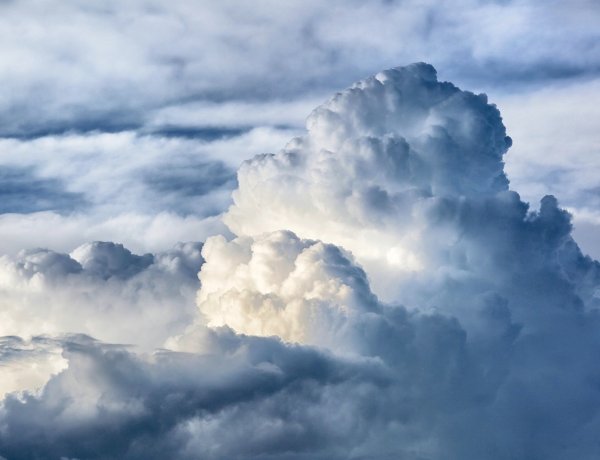 Veszélyjelzéssel kezdődik a hét