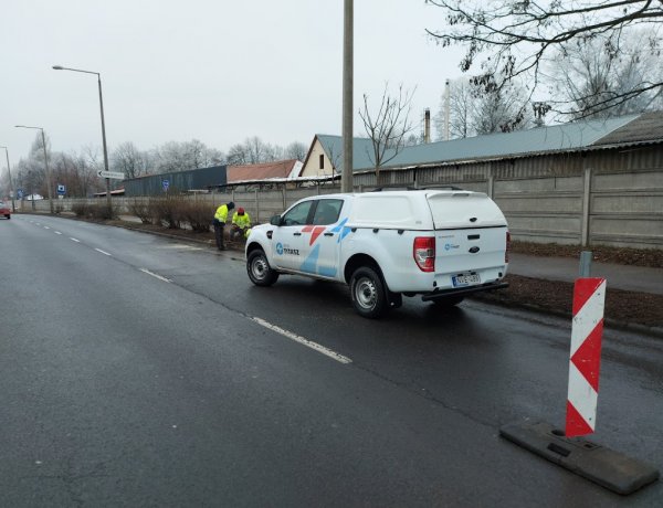 Nyíregyháza több pontján is a közvilágítás meghibásodásával kapcsolatos munkálatokat végeznek az E.ON szakemberei 