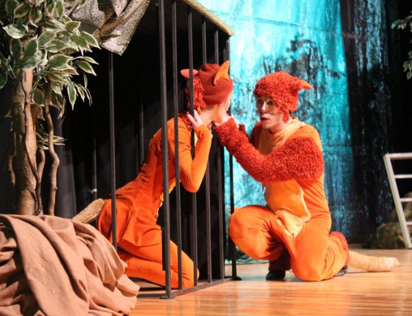 Vuk, a kisróka - zenés mesejáték a Pódium Színház előadásában a VMKK-ban  