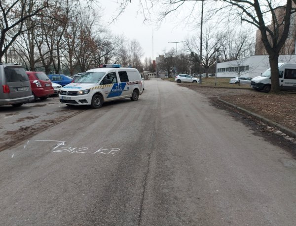 Hétfőn a Krúdy közben egy kerékpáros és egy autós ütközött