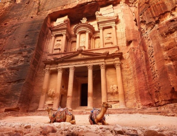 Utazók a könyvtárban - „Bakancslistás Petra: kipipálva!" 