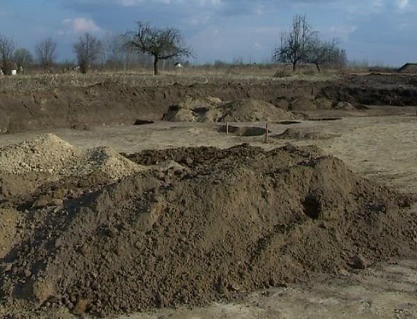 Ásatásra készülnek a régészek – A múzeumi felújítás alatt az M49-es szakaszán folynak majd a munkák