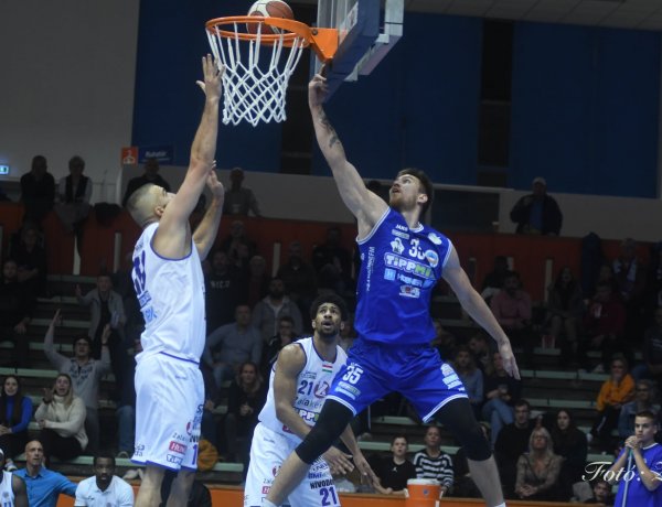 Hatalmas bravúr - Győztek Szolnokon a kosarasok! 