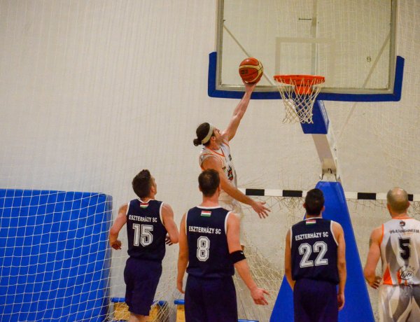 Kosárlabda NB-II - Maradt az élen a NYÍKSE