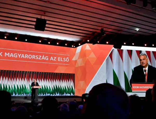 Orbán Viktor: Magyarországnak előre kell mennie és nem hátra