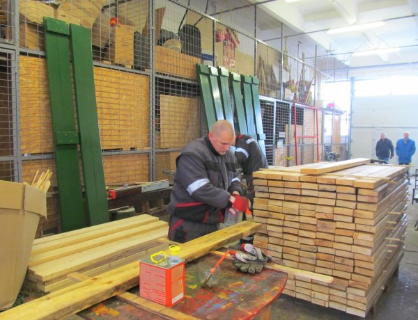 Folyamatosan érkeznek igények új padokra