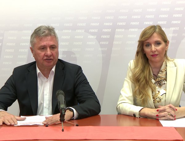 A fiatalok szja-mentessége Nyíregyházán is ezreket érint – hangzott el dr. Szabó Tünde és dr. Vinnai Győző (FIDESZ-KDNP) sajtótájékoztatóján