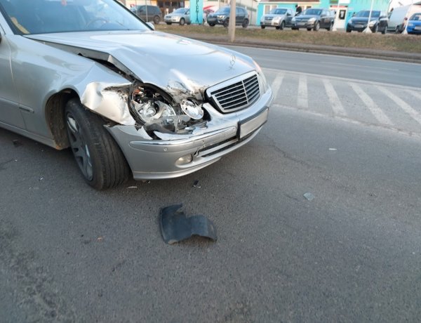 A Pazonyi úton ráfutásos baleset történt egy gyalogátkelőhely előtt