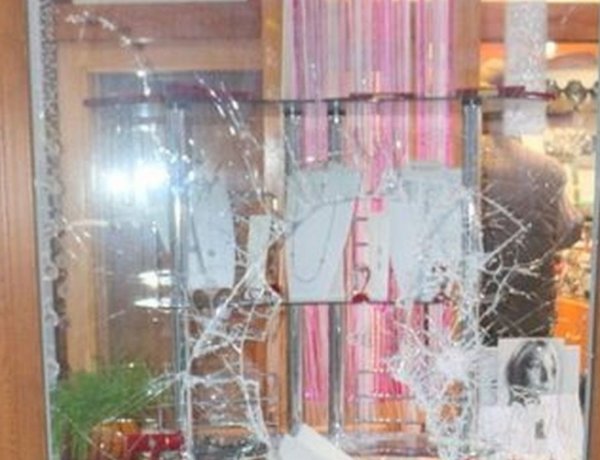 Rendőrkézen az ékszertolvaj 