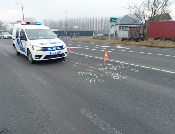 Ráfutásos baleset történt Nyírpazonynál, a vétkes jármű elhagyta a helyszínt