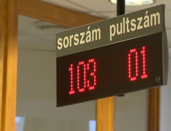 E-bejelentő szolgáltatás – Megszűnik az órákon át tartó sorban állás az ügyfélszolgálatokon