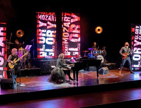 Szentpéteri Csilla & Band koncertshow a VMKK-ban - Az est sztárvendége: Vastag Csaba 