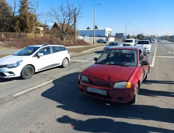 Ráfutásos baleset történt a 41-esen