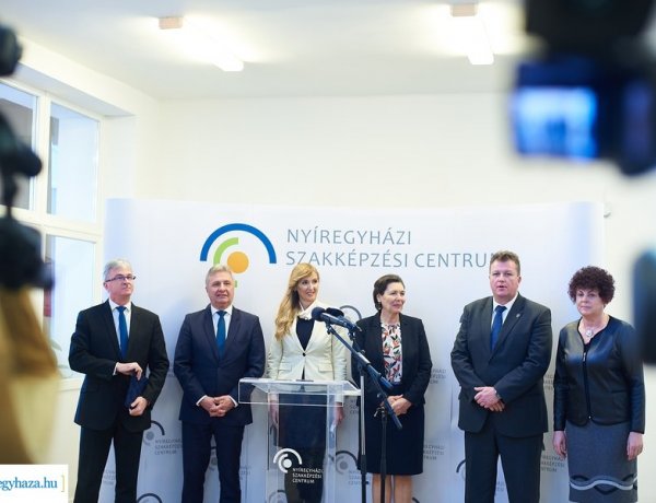 Kollégiumavató – Megújult a Wesselényi Miklós technikum kollégiumi épülete