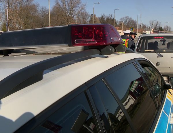 Átfogó közúti ellenőrzés – Drónok, civil autók és térfigyelő kamerák segítik a rendőrséget