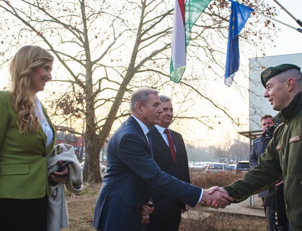 Újra elképzelhető a laktanya is Nyíregyházán  - Dr. Benkő Tibor honvédelmi miniszter szerint a legfontosabb a megfelelő nemzeti védelmi képesség