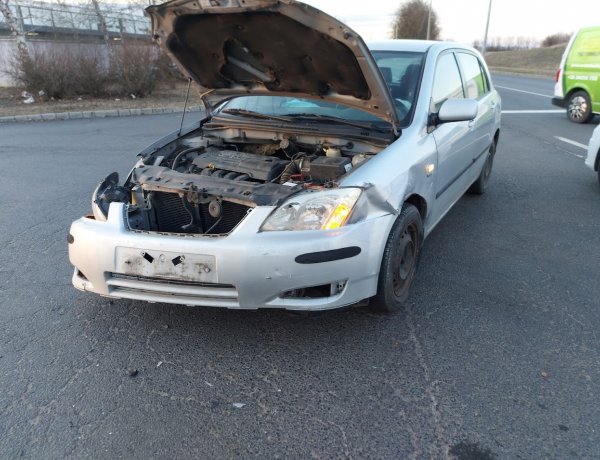 Hétfőn délután a 4-es Huszárok útján karambolozott két autó