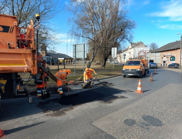 A Magyar Közút megkezdte a kátyúzási munkálatokat