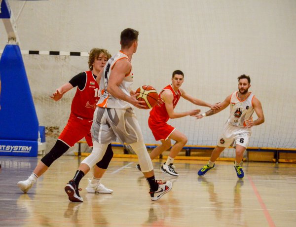 Sima győzelem a Szolnok ellen