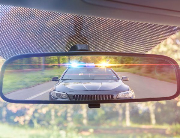 A visszapillantó tükör bánta