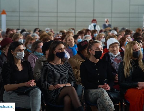 Megtartották a Városi Nőnapot - Fellépők is szórakoztatták a hölgyeket
