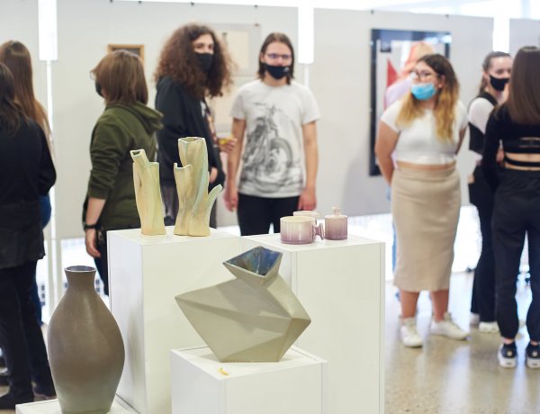 Pályázati kiállítás – Bemutató nyílt a Művészeti Szakgimnázium diákjainak munkáiból