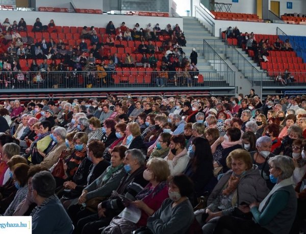 Városi nőnapi ünnepséget rendeztek szombaton – Koncertekkel várták a nyíregyházi hölgyeket