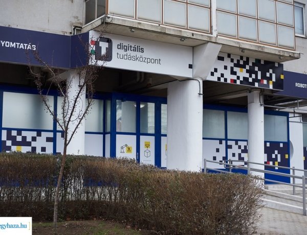 Megnyílik a Nyíregyházi Digitális Tudásközpont, az ország első Digitális Tudásközpontja