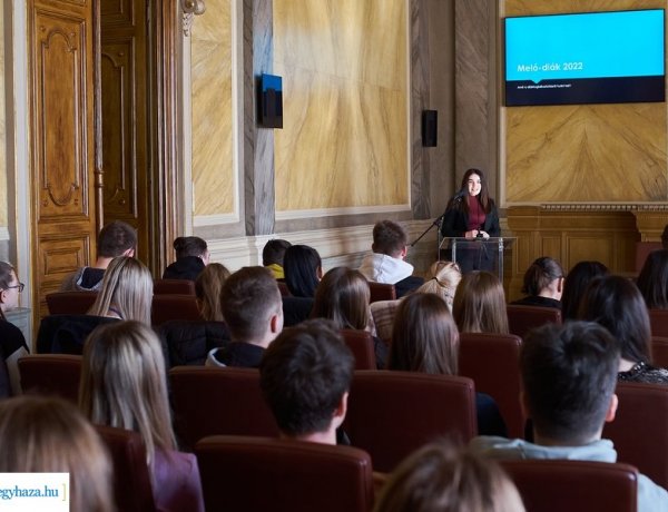 Diákparlament – Tanulás és iskolaszövetkezet