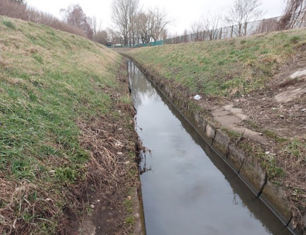 Ismeretlen eredetű olajszármazék került az Ér patakba