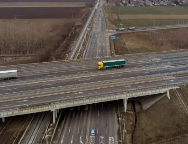 ITM: Péntek estétől kedd estig lesz érvényben a kamionstop a hosszú hétvégén