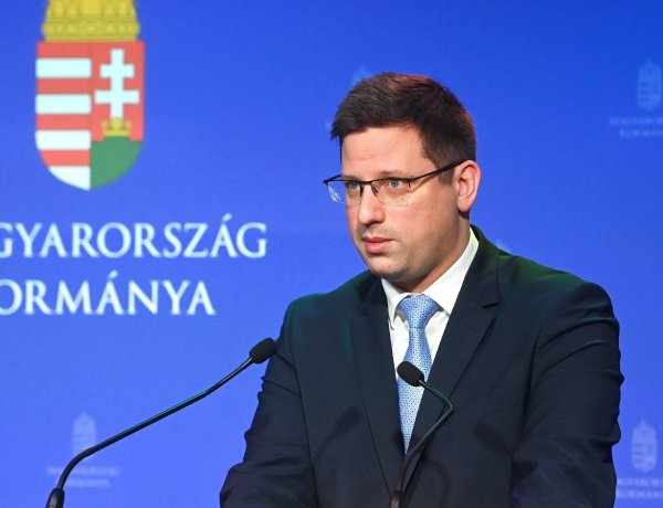Gulyás Gergely: A kormány kitart a benzinárstop mellett, biztosított az üzemanyag-ellátás