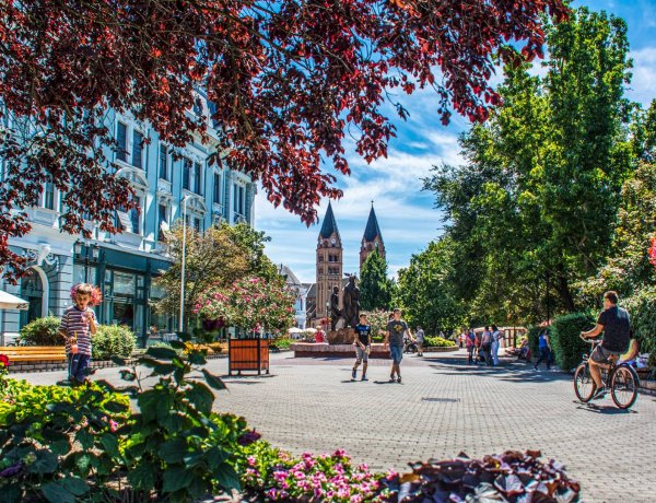 Tavaszi Zsongás – Vásár és színpadi produkciók Nyíregyháza főterén