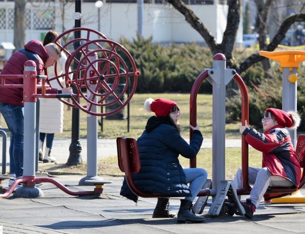 Megtelt Sóstó a tavaszi napsütésben!