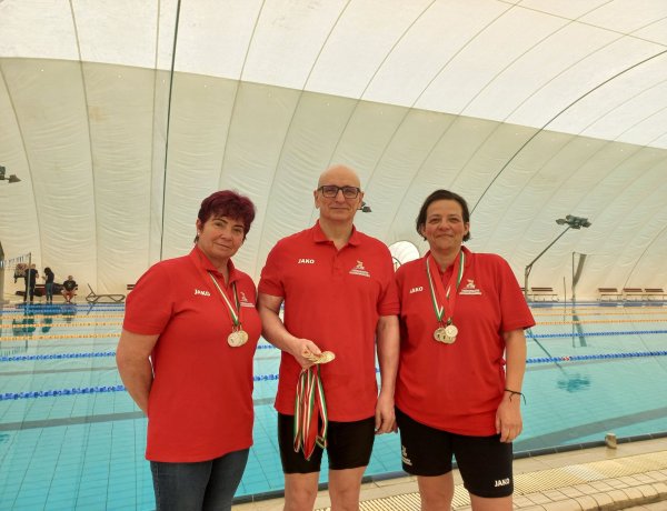 Számos érem Békéscsabáról 