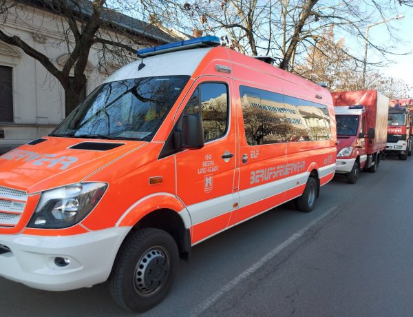 Nem mindennapi járműveket láthattak ma a nyíregyházi utakon