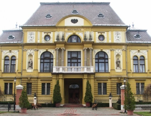 Beszélgetés  a Védett Társadalom Alapítvány nemzetünk és keresztény civilizációnk megmaradása érdekében végzett tevékenységéről