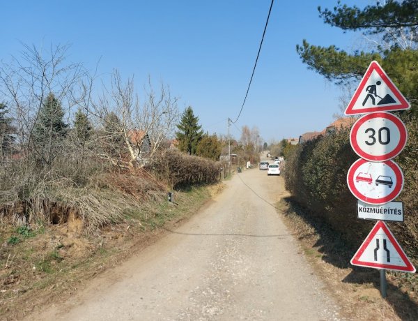 Közműberuházás kezdődött a Korong utcán