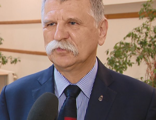 „A folyamatosság és biztonság viszi előre az országot”  - Kövér László szerint most higgadt, tárgyilagos megfontolásra van szükség az eredmények megvédése érdekében