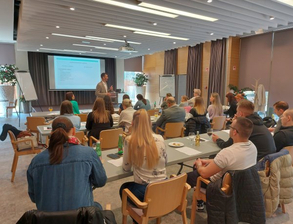 Szakmai képzésekkel készítették fel a szakembereket a turisztikai szezonra 