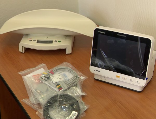 Adomány – Több mint 5 millió forintnyi eszközzel támogatták a kórházat a vadászok