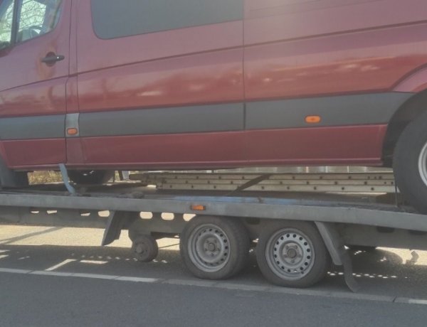 Túlsúlyos járműszerelvényt szűrtek ki a forgalomból a Szabolcs megyei rendőrök