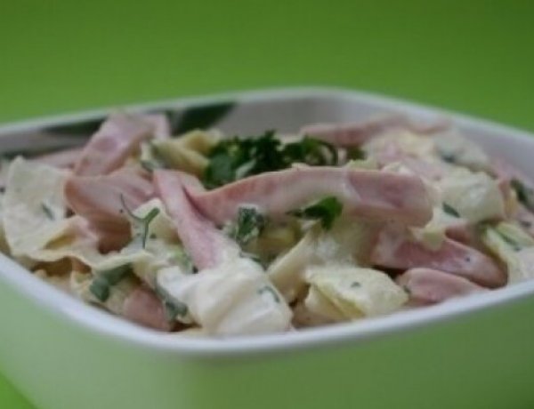 Így készül a tavaszi saláta!