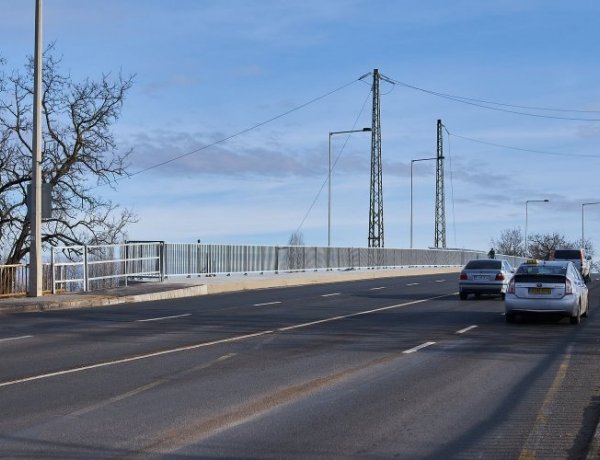 Folytatódnak a Tiszavasvári úti felüljáró felújítási munkálatai