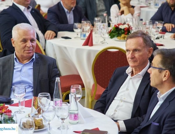 Wáberer György volt a Vállalkozók Nyíregyházáért Egyesület rendezvényének vendége