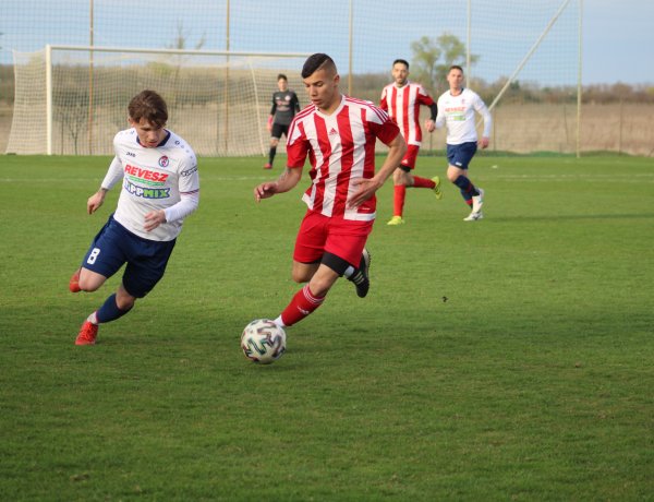 Simán nyert a Szpari II, és továbbra is az élen áll