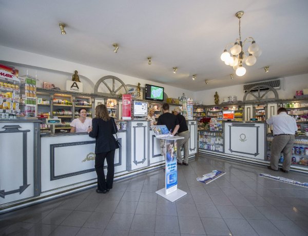 Ügyeleti rend szerint lesznek nyitva a gyógyszertárak a hosszú hétvégén