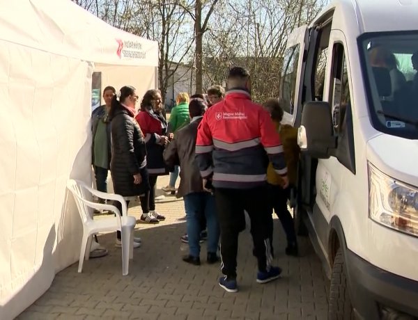 Háború – Csaknem kilencezren érkeztek hétfőn Ukrajnából Magyarországra