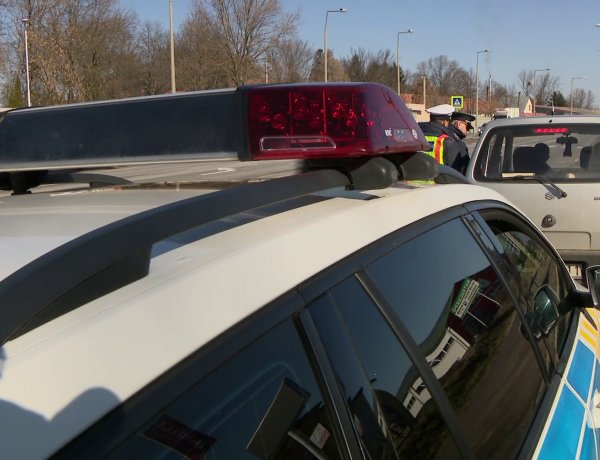 VÉDA-kapu, fix kamera és mozgó traffipax, valamint drón is figyeli a közlekedést Nyíregyházán