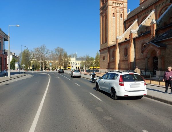 Sávváltásból történt baleset a belvárosban